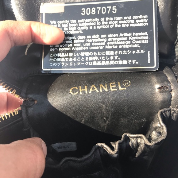 Chanel Vanity Case - Picture 7 of 8